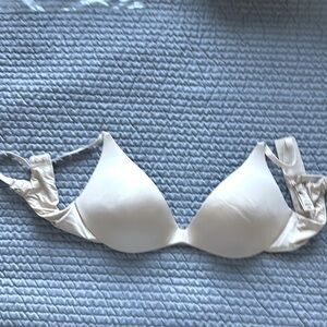 Skims padded T-shirt bra 34b in sand NWOT